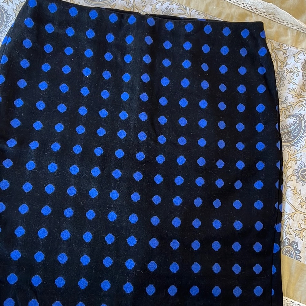 Talbots fully lined skirt black with royal blue circled